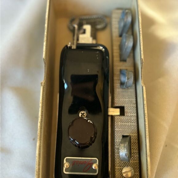 Vintage Greist Sewing Machine Rotary Buttonholer - Picture 5 of 5